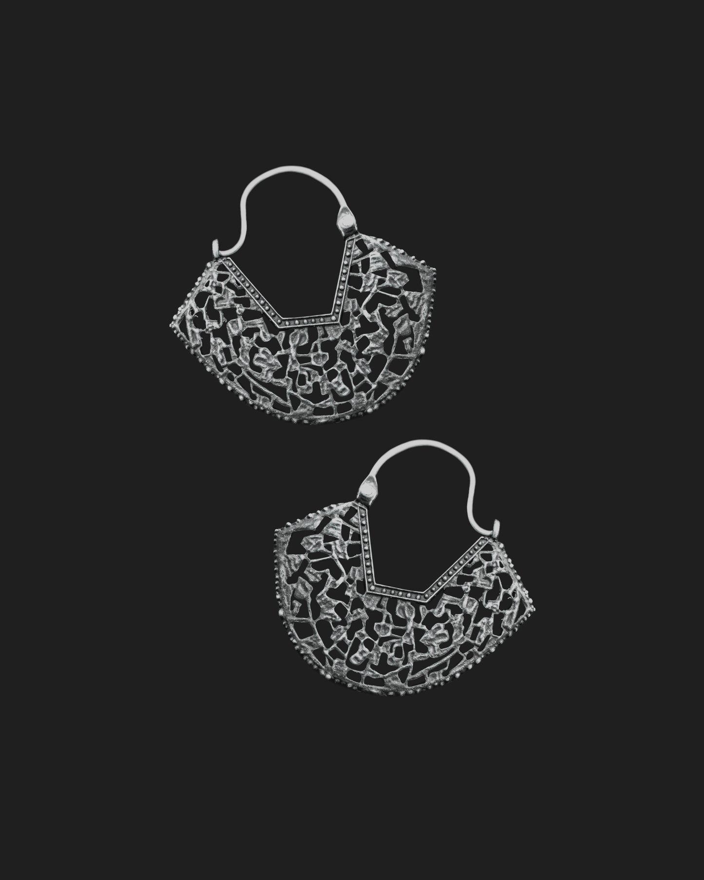 Edge Arc Earrings