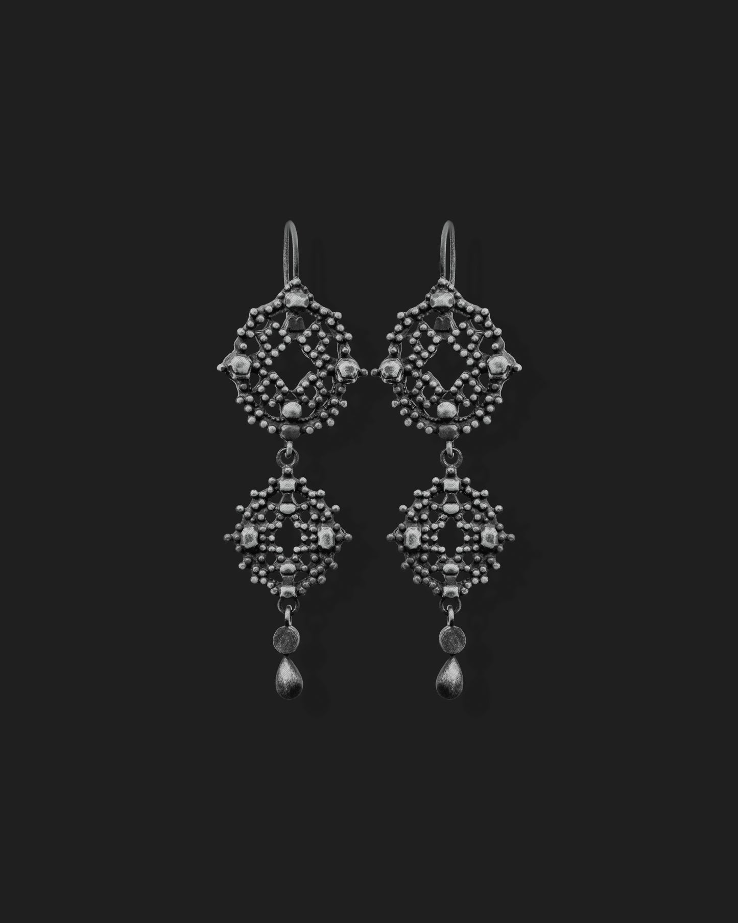 Form Bloom earrings