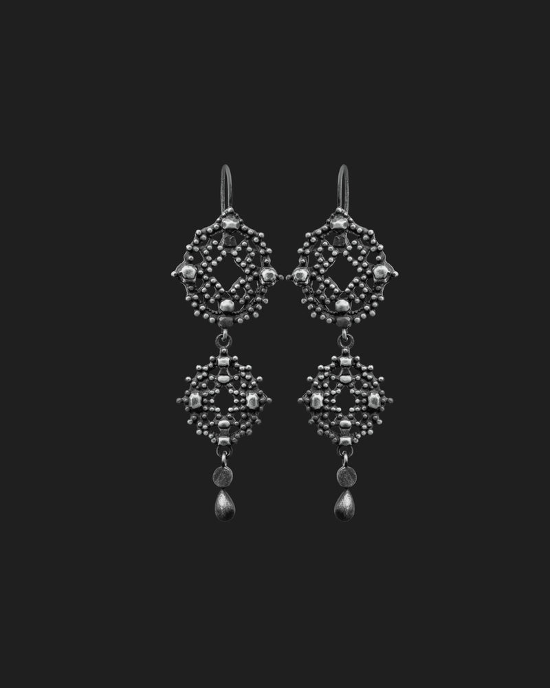 Form Bloom earrings