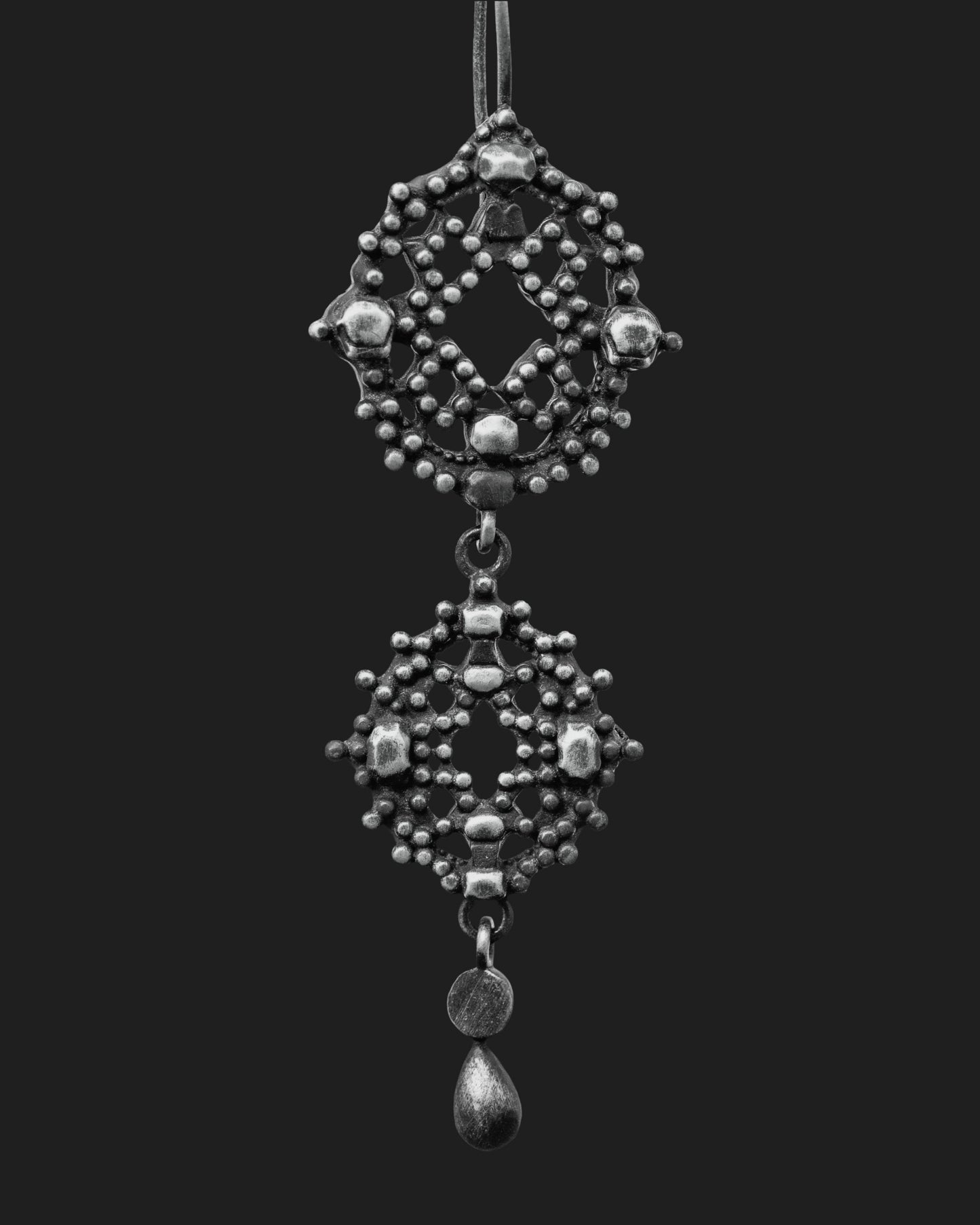 Form Bloom earrings