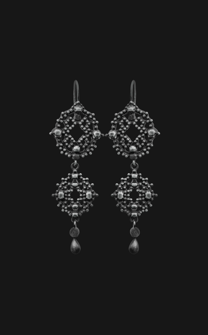 Form Bloom earrings