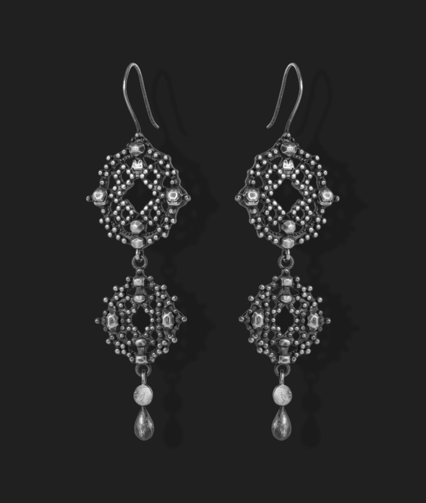 Form Bloom earrings