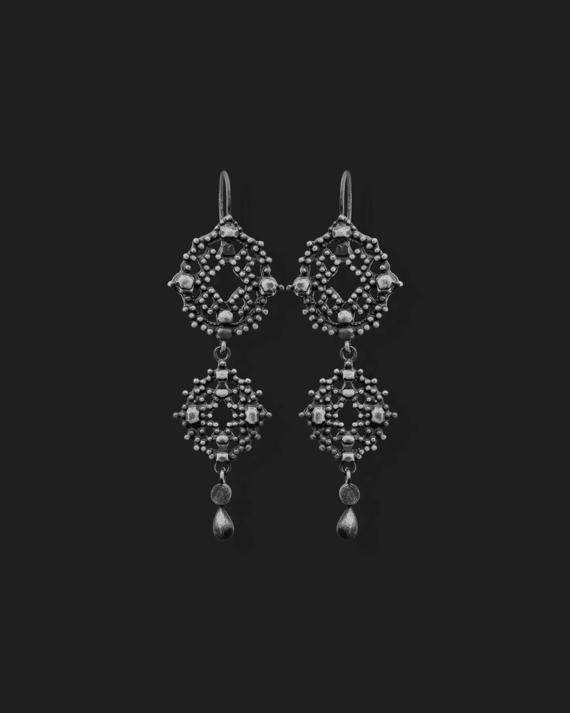 Form Bloom earrings