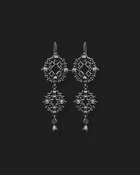 Form Bloom earrings